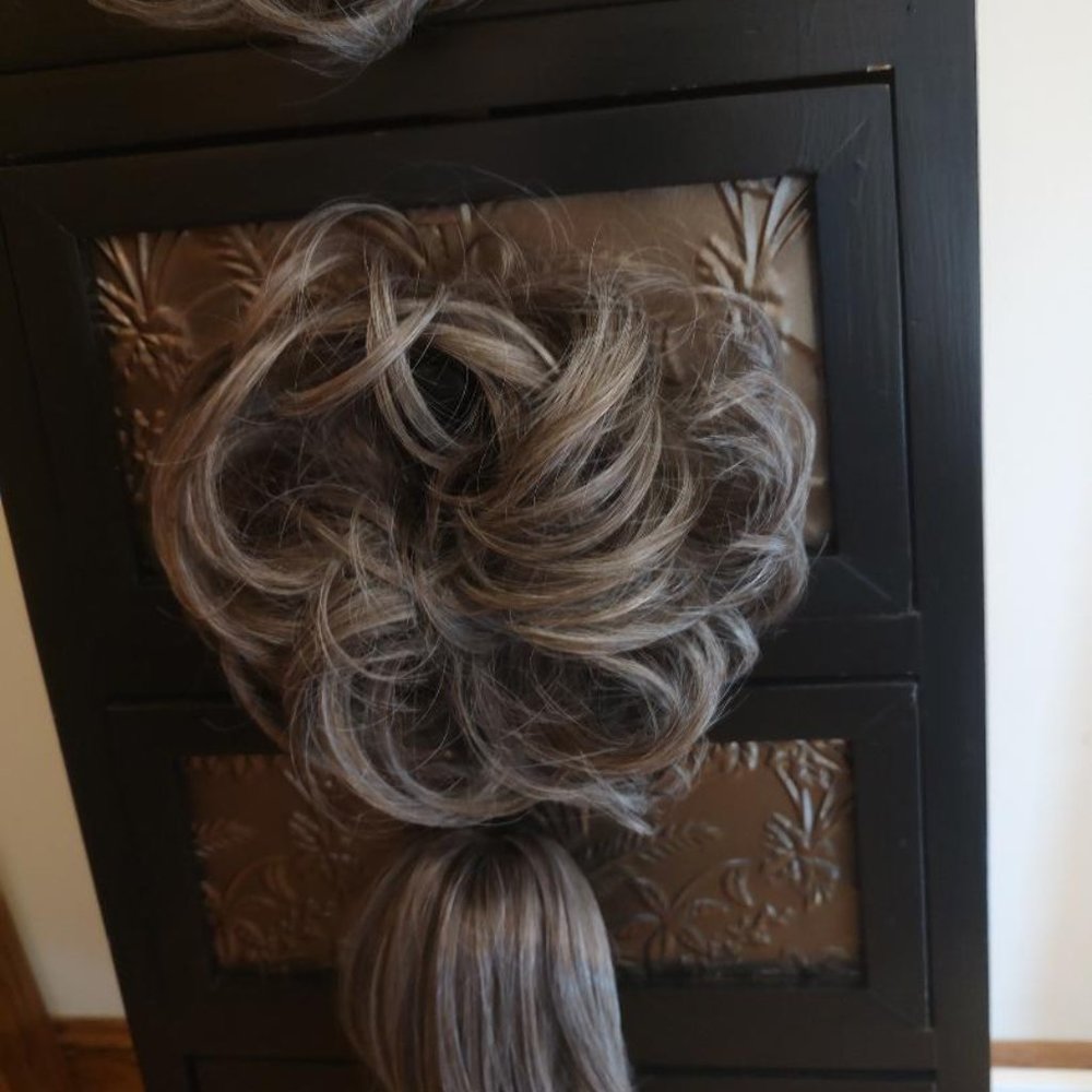 Juva Bun Ash Brown Hair Extensions 2 Messy Buns Scrunchies & 2 Clip  Ponytails - Picture 4 of 5
